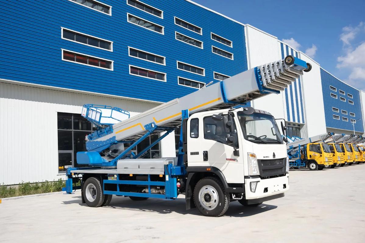 宛城出租云梯车高空作业车 建筑垃圾搬运